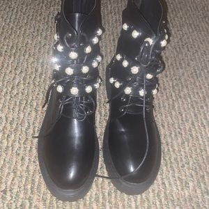 Black Pearl combat boots